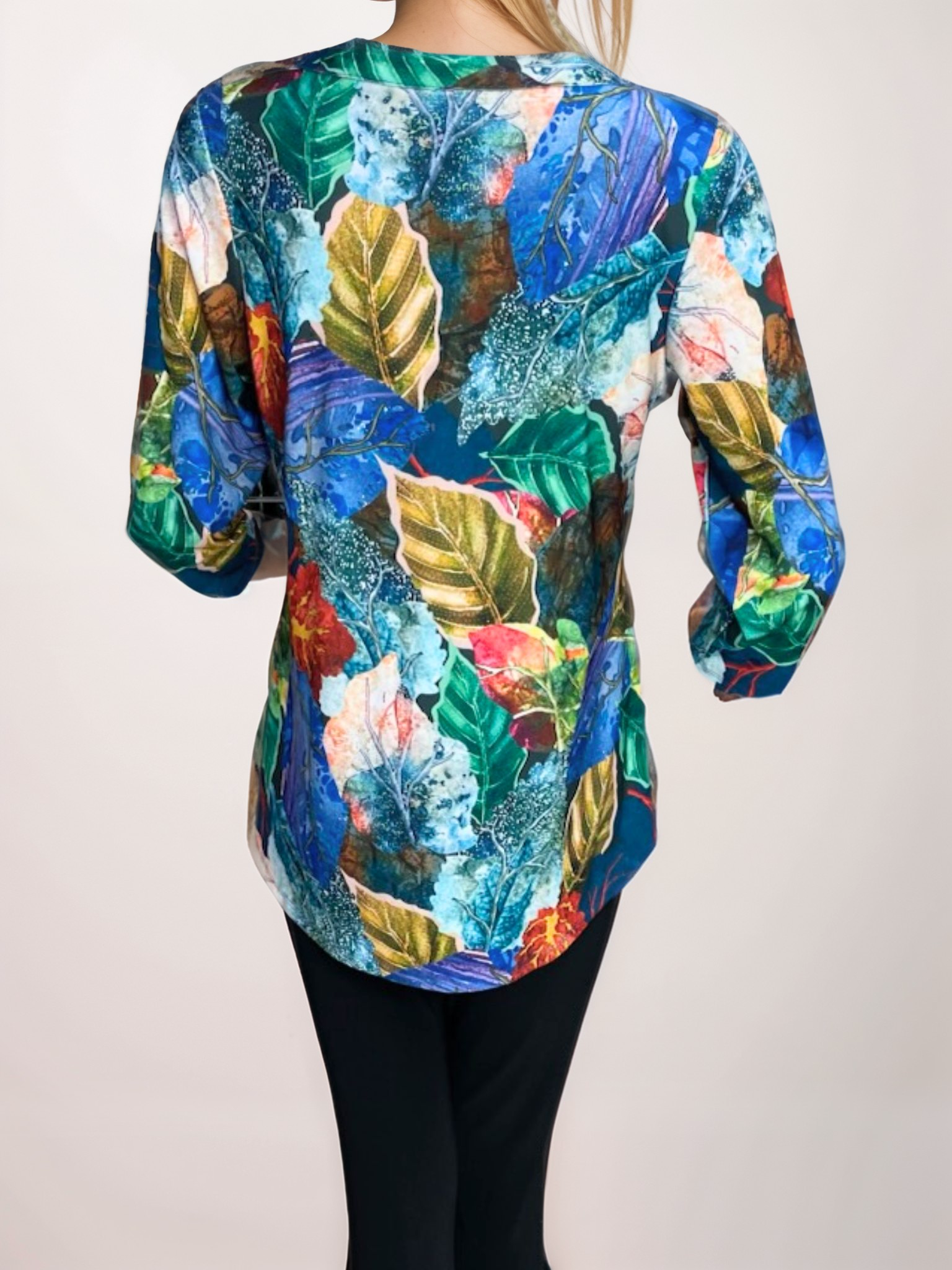 Elegant 3/4-Sleeve Shirt- V Neck - T2703