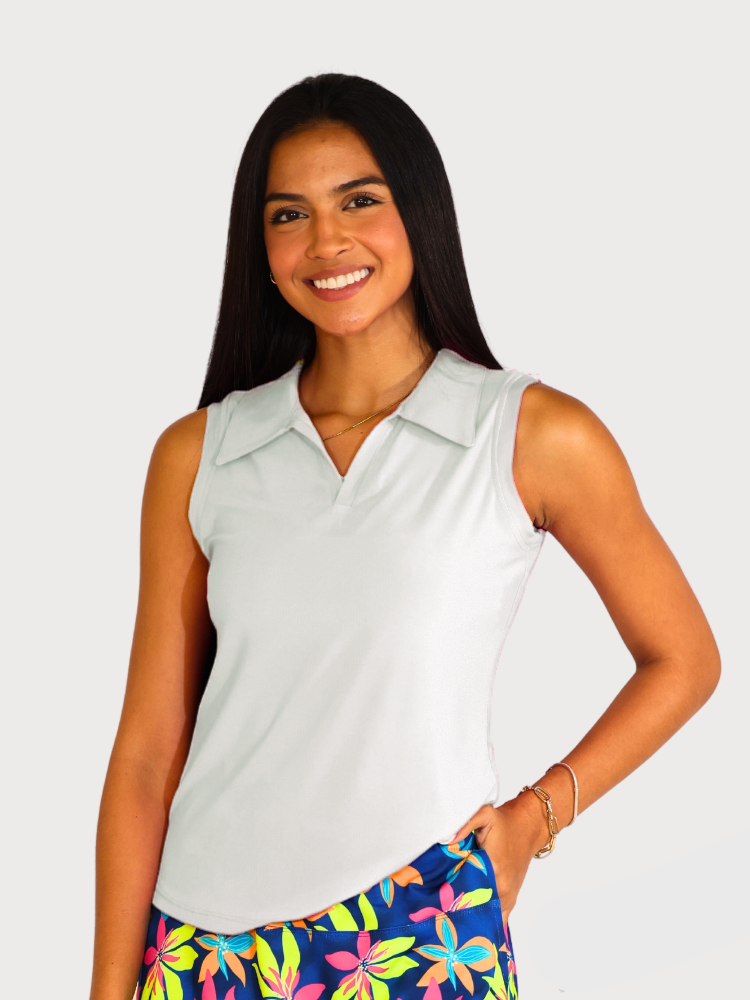 Chic Sleeveless V-Neck Solid Top with Collar - T636